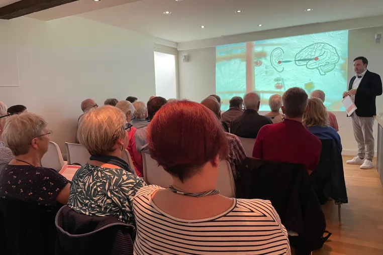 Bild: Großes Interesse an der Vortragsreihe der Hörwelt Basel