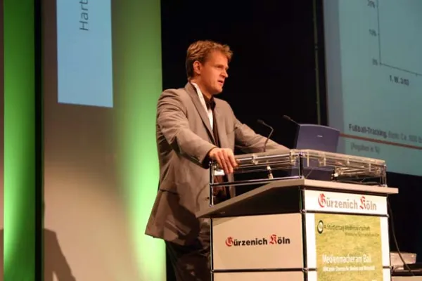 Bild: Medienmacher sind sich einig: WM 2006 wird einzigartige Gelegenheit, sich der Welt zu präsentieren. Studientag Medienwirtschaft der RFH Köln ein voller Erfolg