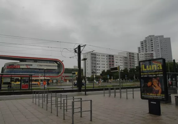 Bild: Mihai GmbH - Jetzt auch Anbieter von hochwertigen CLP-Vitrinen in Berlin