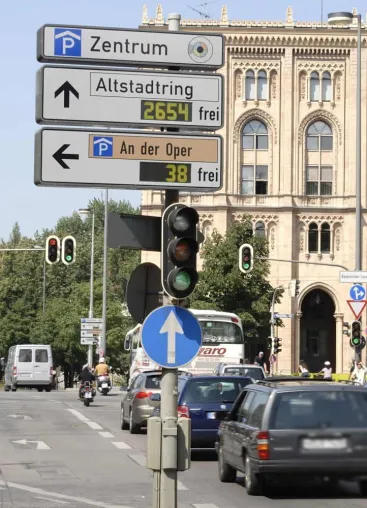 Bild: Internet ermöglicht günstiges Parkleitsystem