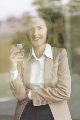 Bild: Mehr Wohlbefinden mit Mineralwasser – Trinktipps für das ganze Jahr