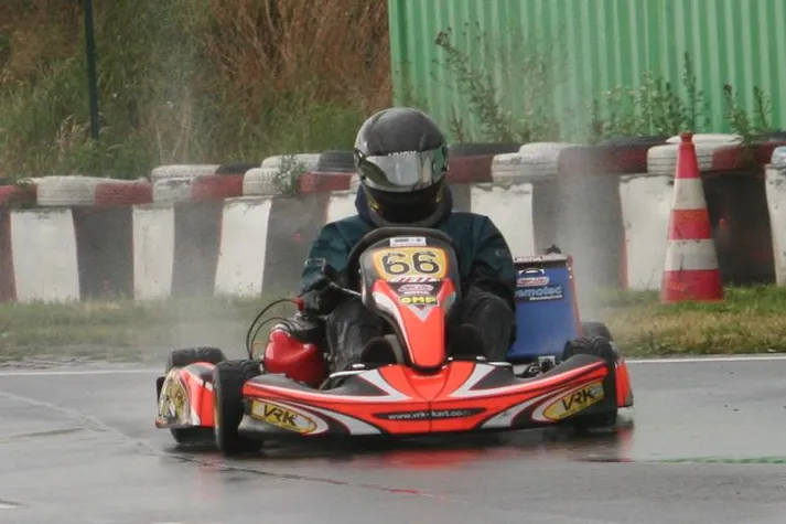 Bild: Franziskus Linke mitten im Regenchaos des 4. BB-Challenge Rennens in Templin