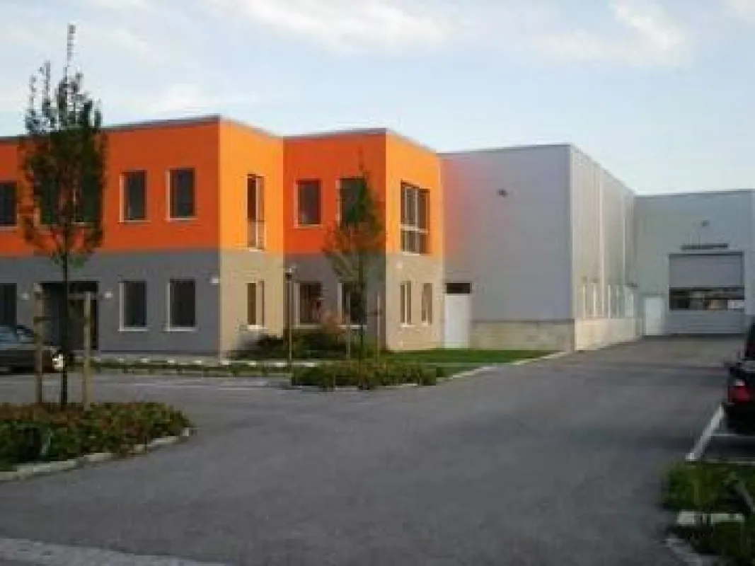 Werksansicht der AHC Oberflächentechnik in Helpfau-Uttendorf