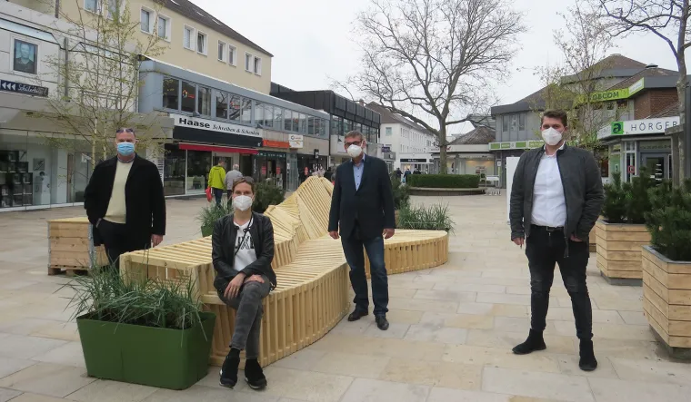 Bild: Porschestraße „blüht auf“ 