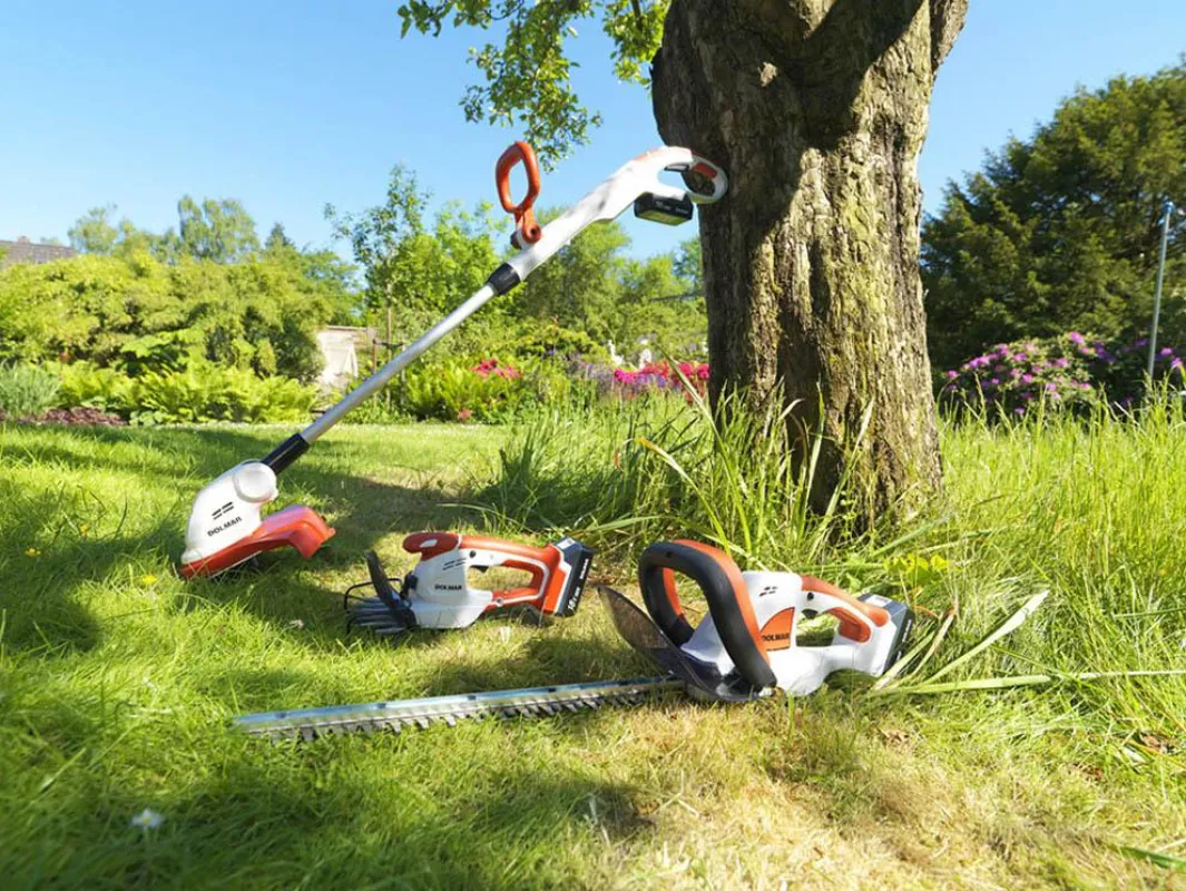 Im Garten arbeiten ohne Kabelsalat oder großen Lärm? Kein Problem mit den Akku-Geräten von Dolmar.