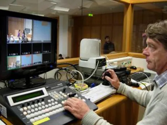 Bild: Live-OP-Übertragung in 3D am Uniklinikum Tübingen mit Lösungen von Teracue