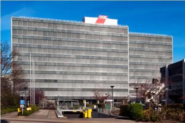 Bild: Fassadensanierung bei laufendem Betrieb