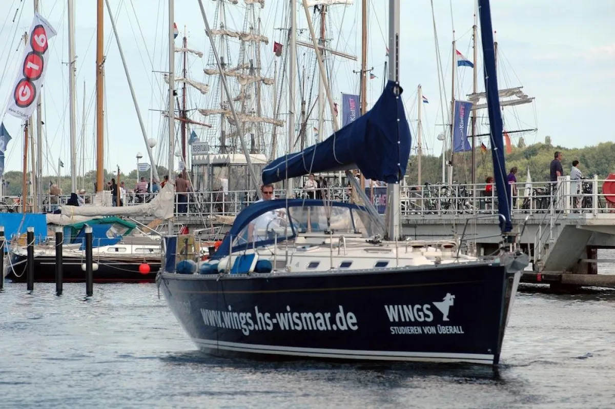 WINGS-Konferenzschiff auf der Kieler Woche