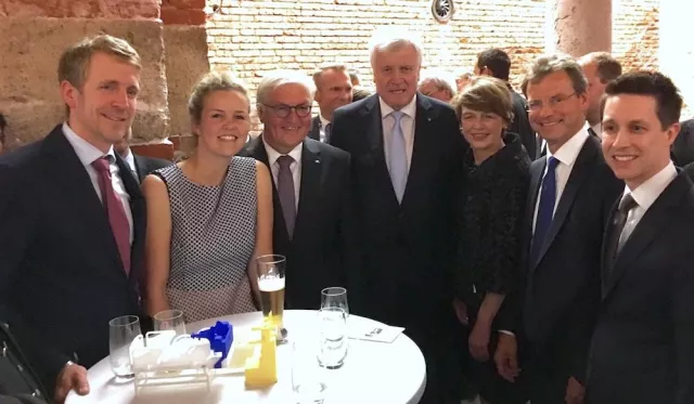 Bild: Bundenspräsident Steinmeier und Ministerpräsident Seehofer begeistert von Vectoflow