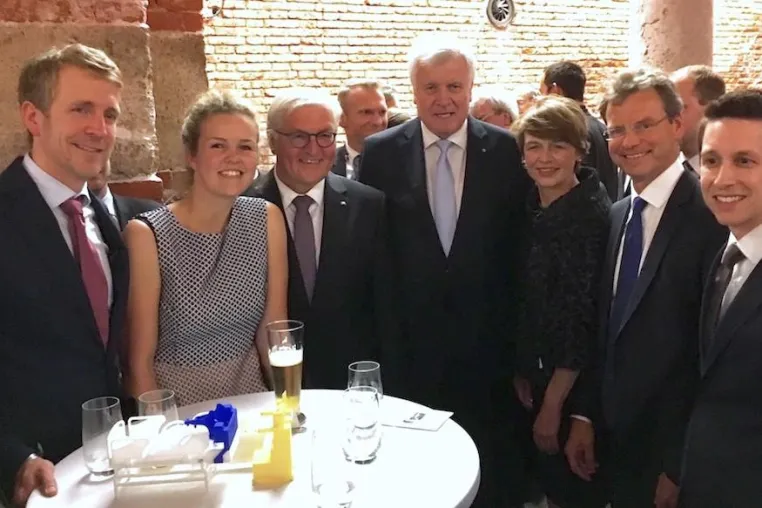 Bild: Bundenspräsident Steinmeier und Ministerpräsident Seehofer begeistert von Vectoflow
