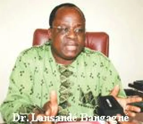 Bild: Pannen am Computer-Tomographen des Krankenhauses YALGADO In Ouagadougou/Burkina-Faso