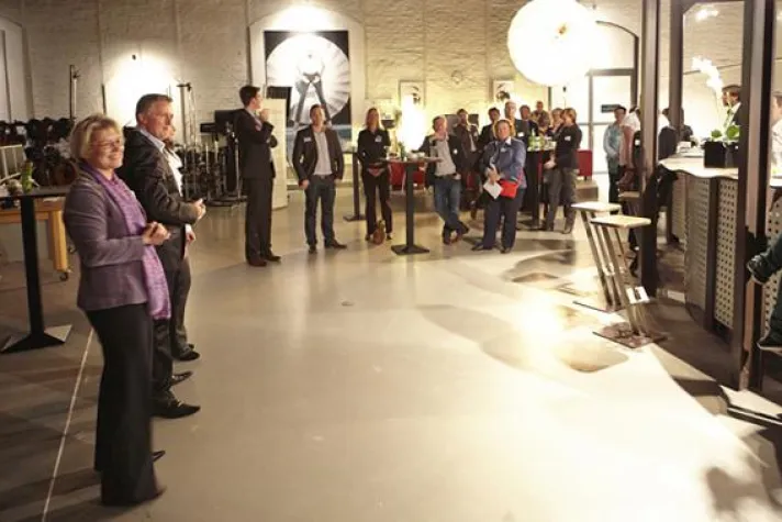 Bild: ARTs-UNLIMITED setze seine Besucher ins rechte Licht