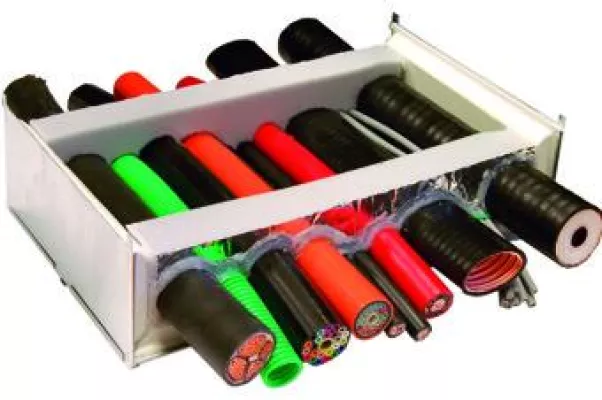 Abschottung von Bündelrohren für Glasfasernetze Bild: Abschottung von Bündelrohren für Glasfasernetze