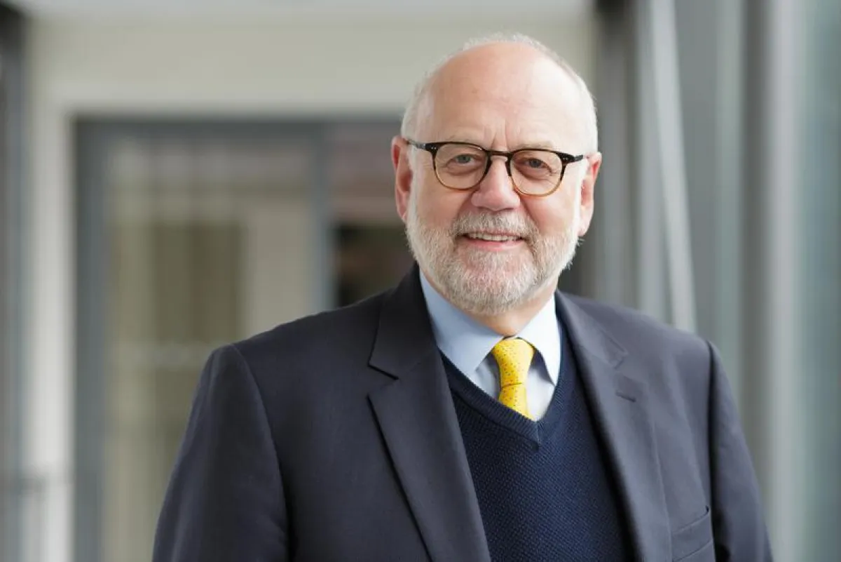 Dank des Baumeisters und Managers Prof. Peter Joehnk entstanden viele neue Gebäude mit modernster Infrastruktur am HZDR.  (NCT Dresden/Philip Benjamin)