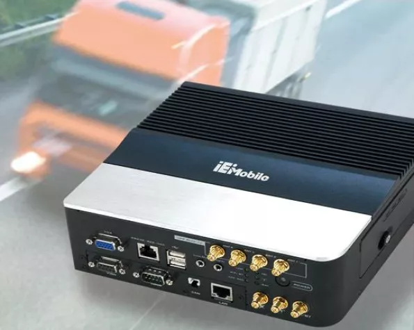 Bild: Daten-Server fürs Fahrzeug