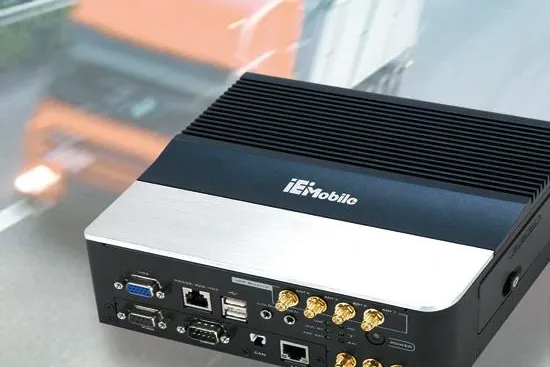 Daten-Server fürs Fahrzeug Bild: Daten-Server fürs Fahrzeug