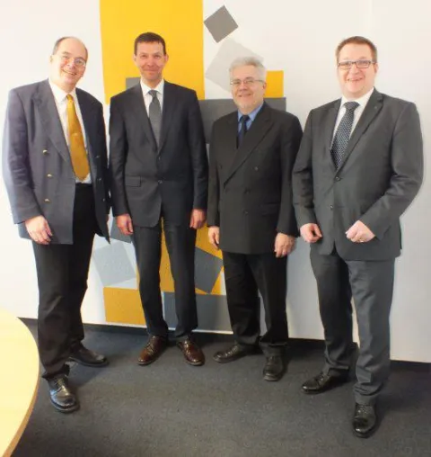 Sichere Beherrschung von Schlüsseltechnologien Erfolgsbasis für Industrie 4.0 Bild: Sichere Beherrschung von Schlüsseltechnologien Erfolgsbasis für Industrie 4.0