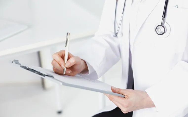 Bild: Warum unabhängige medizinische Begutachtung zu einem globalen Gesundheitstrend wird