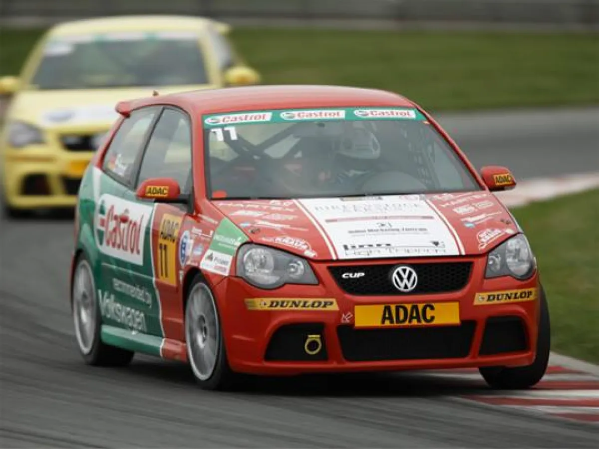 Voller Einsatz: Elia Erhart zeigte auf dem Sachsenring seine fahrerischen Qualitäten.