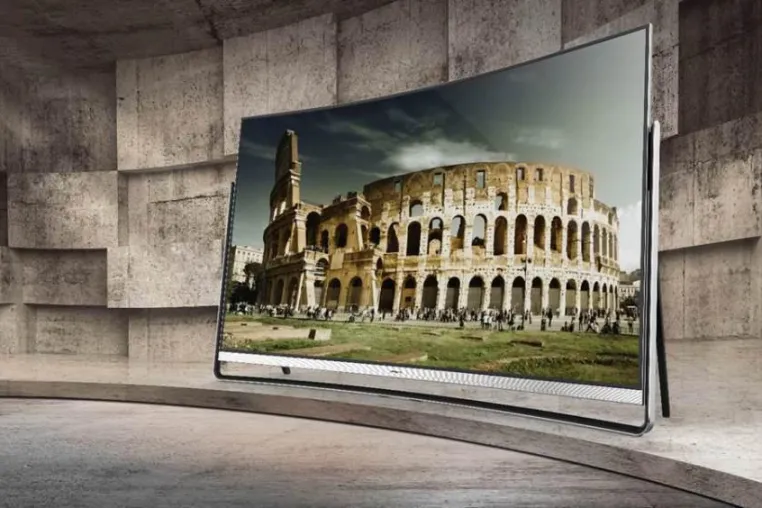 Bild: Heimkino neu definiert: Hisense präsentiert 78´´-UHD-Curved-TV für epische Filmerlebnisse