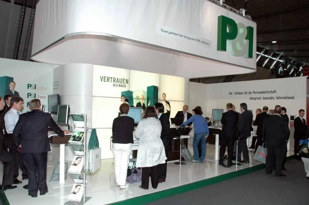 Gut besuchter Messestand auf der Messe PERSONAL in Stuttgart.