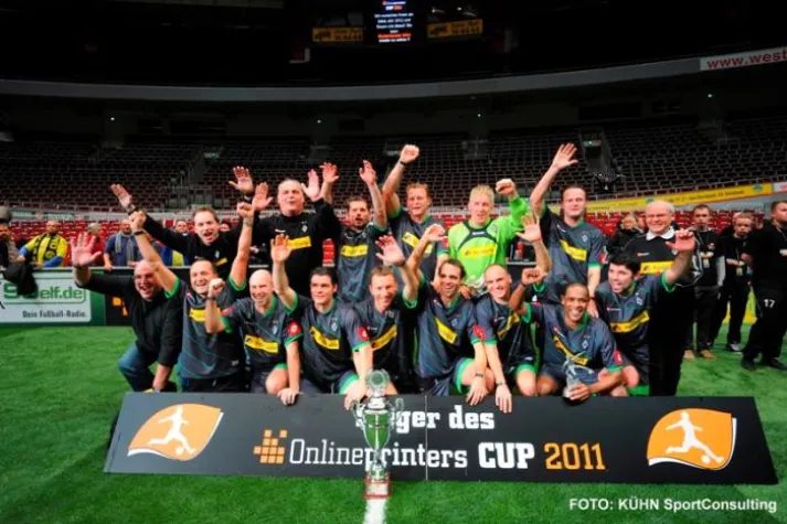 Bild: Internationales Hallenfußballturnier Onlineprinters-CUP 2012 in Dortmund
