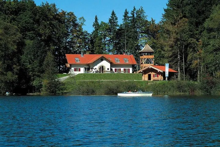 Neuer Pächter der Insel Wörth im Schliersee ab April 2015 Bild: Neuer Pächter der Insel Wörth im Schliersee ab April 2015