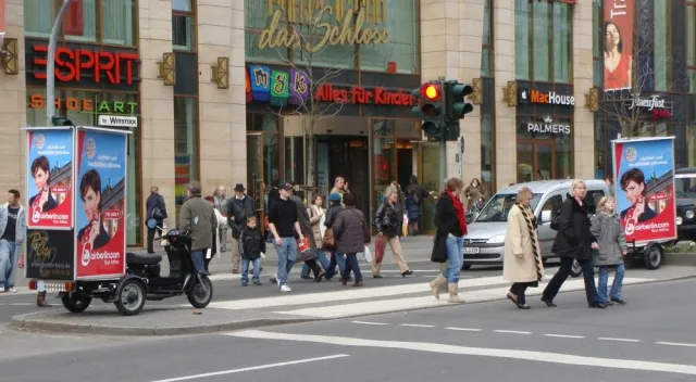 Bild: Posterbikes und Postertrikes statt Boeing und Airbus - AirBerlin auf der ITB 2009