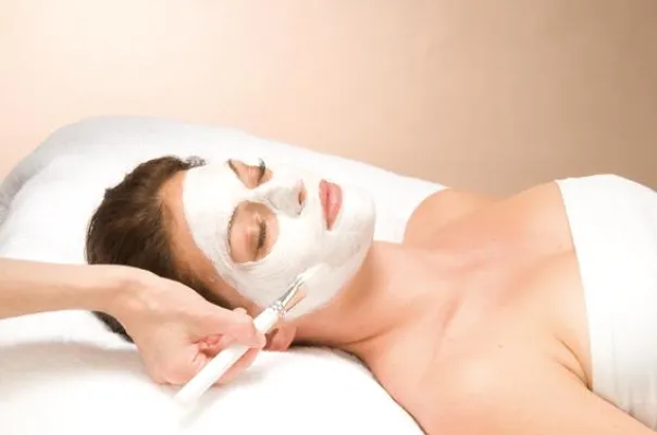 Bild: Kosmetik für die Sinne - Oder sinnvolle Kosmetik?