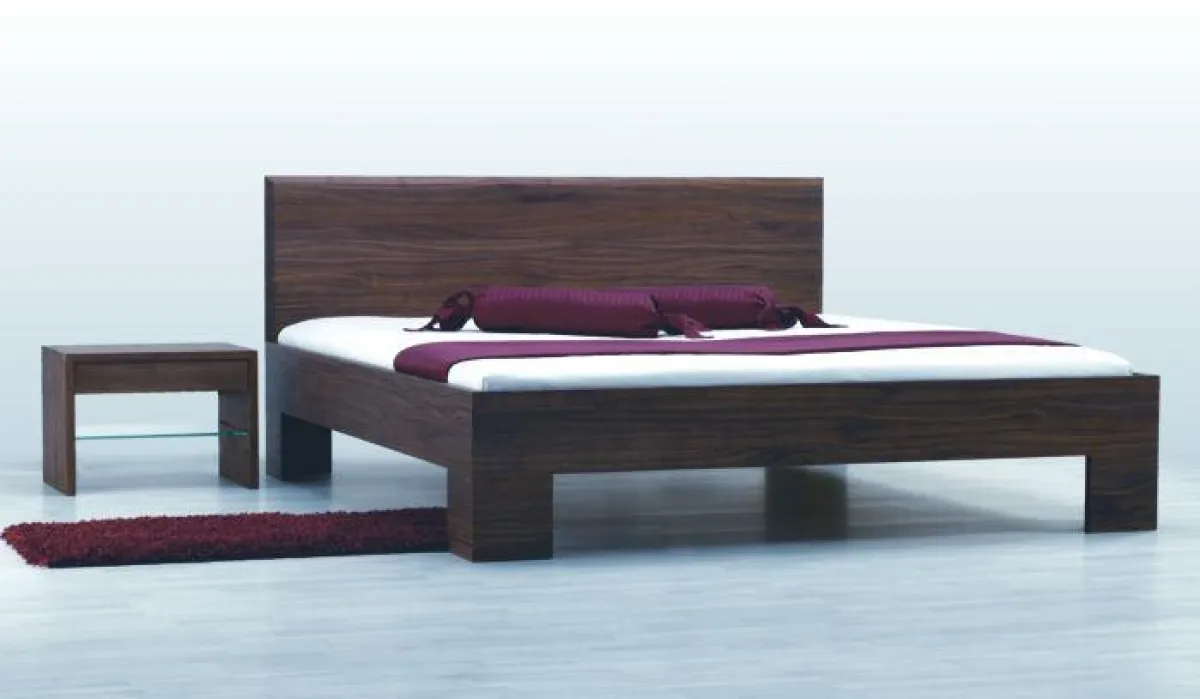 Metallfreies, schadstoffreies Massivholzbett 