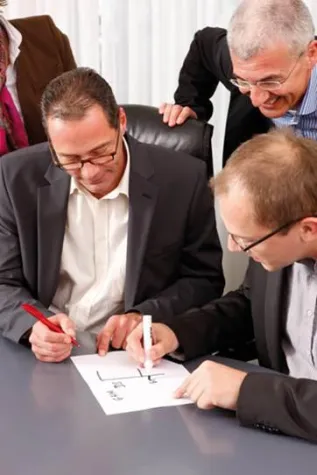 SCHULEWIRTSCHAFT lädt zum Dialogforum. TOP-Management von MSD SHARP & DOHME diskutiert mit 50 Schulleitern. Bild: SCHULEWIRTSCHAFT lädt zum Dialogforum. TOP-Management von MSD SHARP & DOHME diskutiert mit 50 Schulleitern.