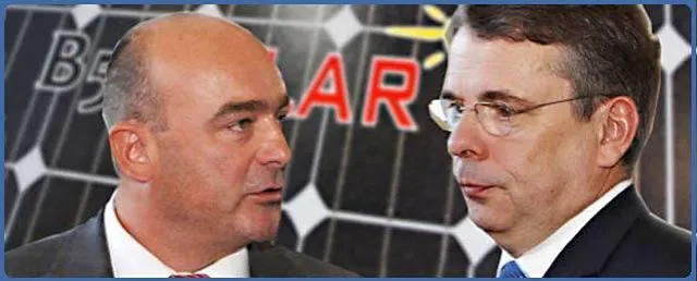 Bild: Brandenburgs Wirtschaftsminister Ulrich Junghanns besucht am 9. Juli 2009 B5 Solar, Experten für Photovoltaik