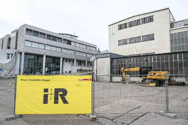 Weingarten: Für Martinshöfe starten Abbrucharbeiten Bild: Weingarten: Für Martinshöfe starten Abbrucharbeiten