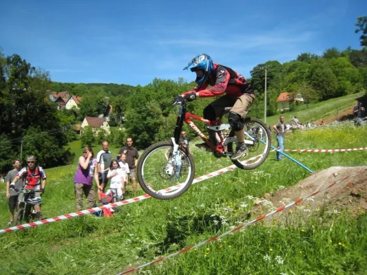 Bild: Bayerische Downhillmeisterschaft in Osternohe ein voller Erfolg