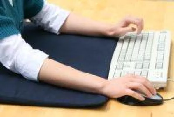 Immer mehr Menschen sind von einer Kontaktallergie und ihren Symptomen betroffen Bild: Immer mehr Menschen sind von einer Kontaktallergie und ihren Symptomen betroffen