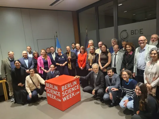 Bild: Internationaler Doppelmasterstudiengang in Emden verlängert 