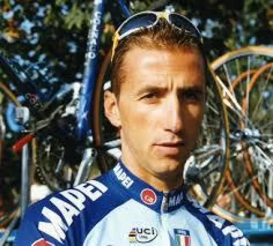 Bild: Andrea Tafi hat sein Team für Paris Roubaix gefunden