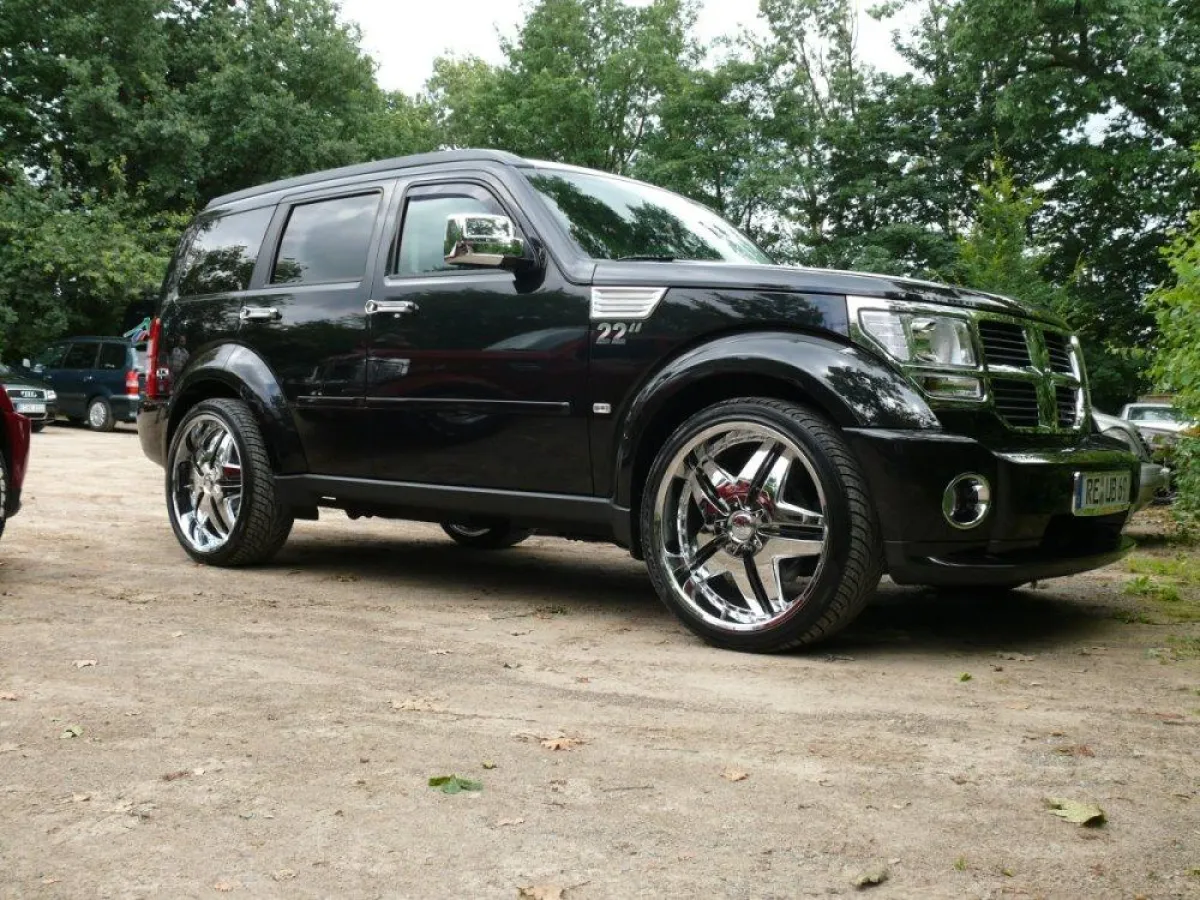 Umgebauter Dodge Nitro eine Community- Mitglieds