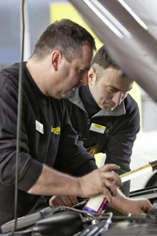 „Prüftage“ sorgen für mehr Sicherheit: Kostenlose Fahrzeug-Checks bei Vergölst offenbaren zahlreiche Mängel Bild: „Prüftage“ sorgen für mehr Sicherheit: Kostenlose Fahrzeug-Checks bei Vergölst offenbaren zahlreiche Mängel