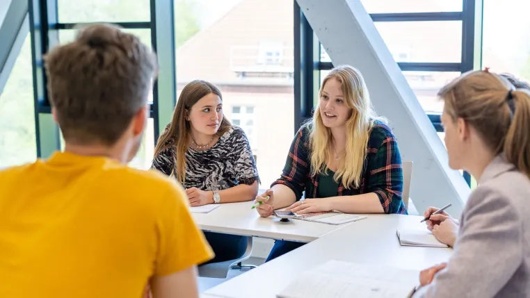 Personalentwicklung als Antwort auf den Fachkräftemangel Bild: Personalentwicklung als Antwort auf den Fachkräftemangel