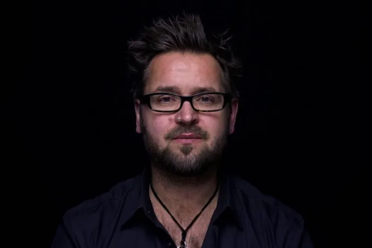 Michael Witte veröffentlicht Charity-Song für Flüchtlingsprojekt Bild: Michael Witte veröffentlicht Charity-Song für Flüchtlingsprojekt