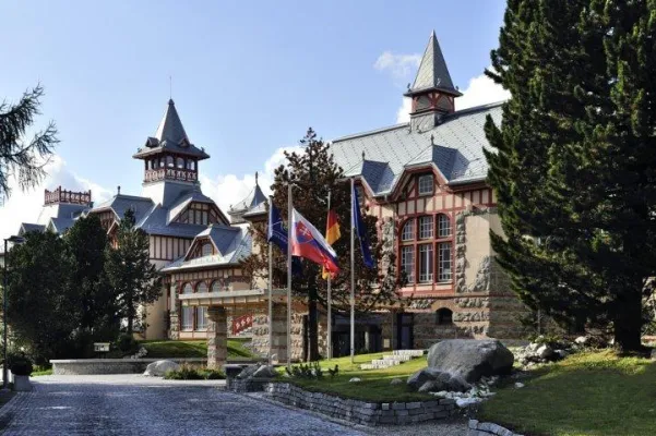 Bild: Vor der atemberaubenden Naturkulisse der Hohen Tatra ein unvergessliches Osterfest erleben