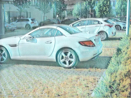 Bild: Sommerurlaub trotz Corona? Parkplatz Flughafen Stuttgart.