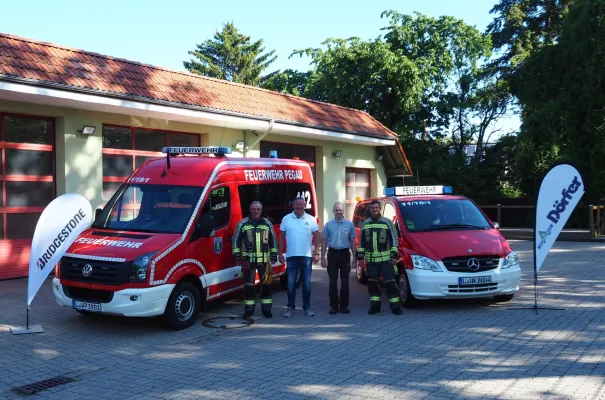 Bild: Freiwillige Feuerwehr Pegau erhält Reifenspende von Dörfer Automobile