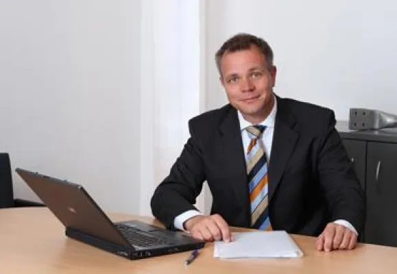 Bild: Den Geschirrspüler über den Laptop einschalten