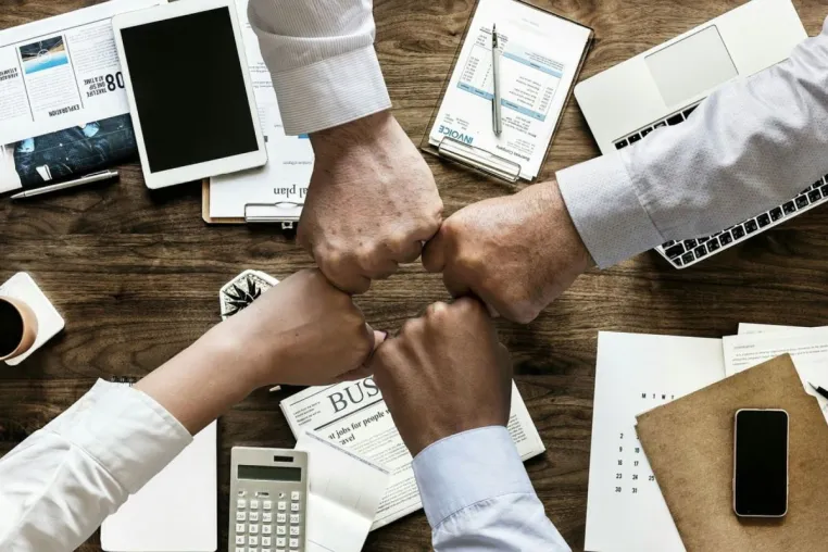 Max Weiss über erfolgreiche Führung im Marketing: Schlüssel zur Teamperformance Bild: Max Weiss über erfolgreiche Führung im Marketing: Schlüssel zur Teamperformance