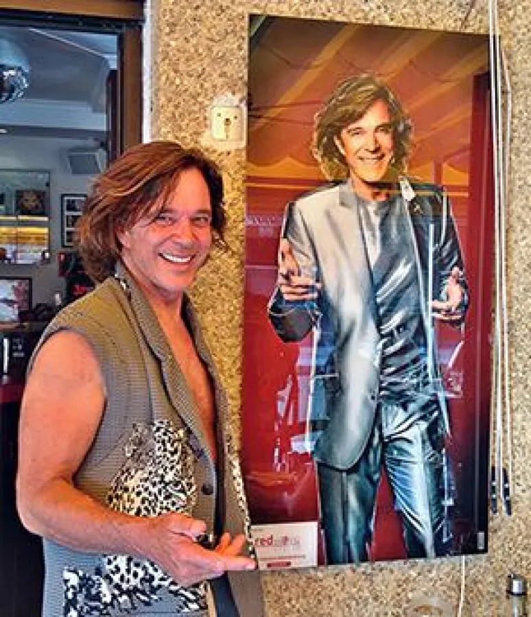 Jürgen Drews beheizt sein Kultbistro auf Mallorca mit RedTherm-Infrarotheizungen. Foto: RedTherm