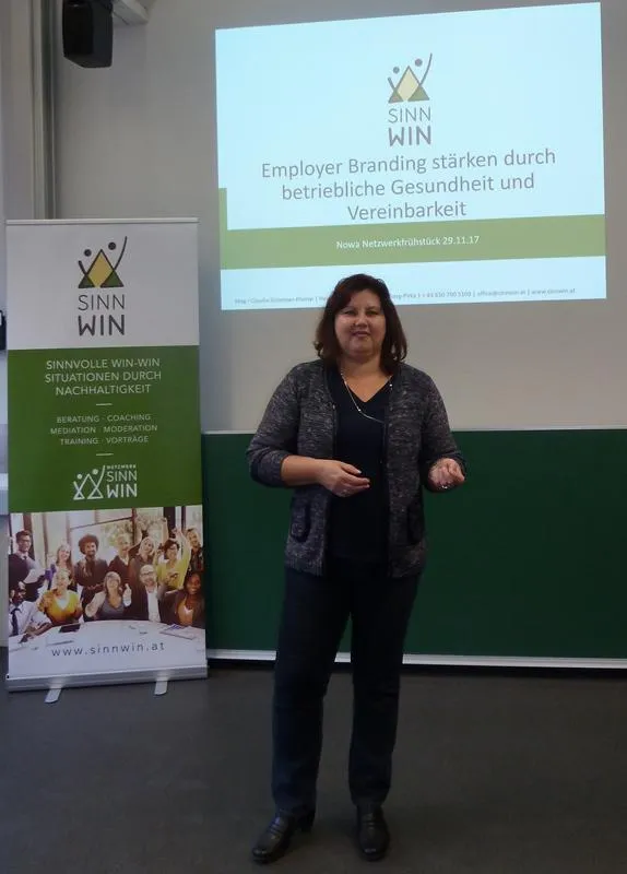 Mag.a Claudia Schenner-Klivinyi, Geschäftsführung SinnWin bei Vortrag