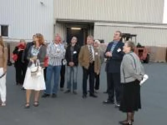 Solarkraftwerke in der ganzen Welt kommen aus der Oberpfalz - Regionalmarketing beim Weltmarktführer Flabeg Bild: Solarkraftwerke in der ganzen Welt kommen aus der Oberpfalz - Regionalmarketing beim Weltmarktführer Flabeg