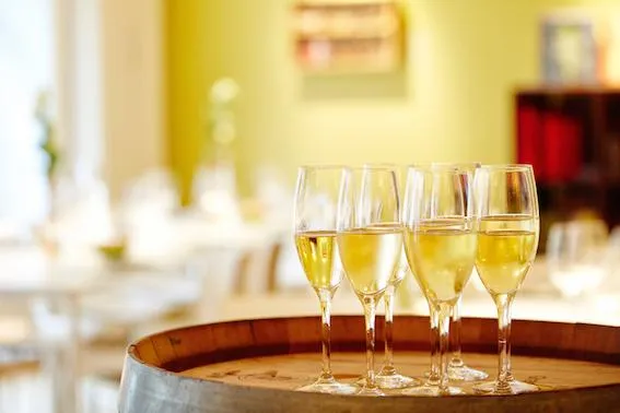Perlendes Glück: Champagner-Seminare in München Bild: Perlendes Glück: Champagner-Seminare in München